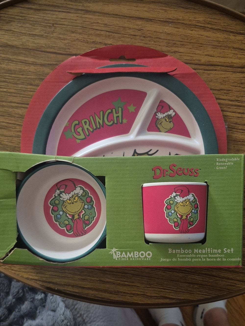 Dr. Seuss Grinch Red And White Bamboo Mealtime Set New In Box Set Of Three.
